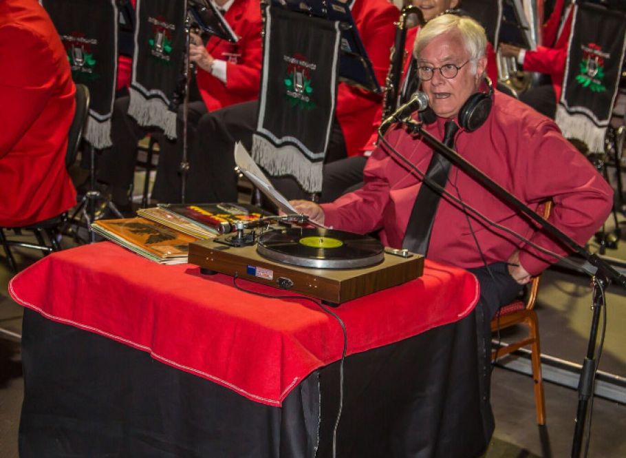 Warren Barnett as Disc Jockey (compere)