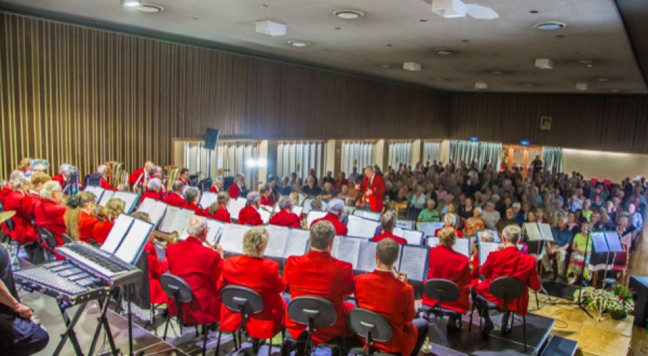 Bandandaudience,BowralMemorialHall 600x368